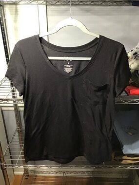 SO Black V-Neck Short Sleeve Pocket Tee